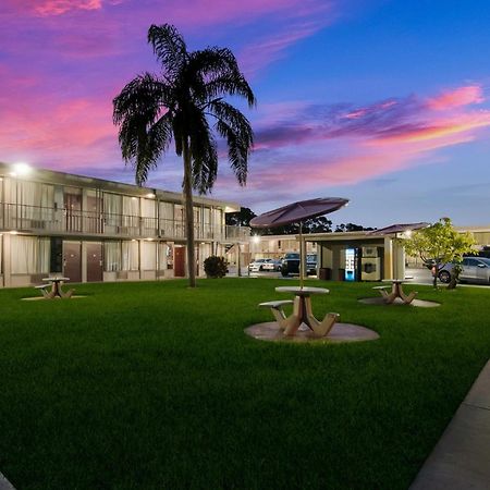 Red Roof Inn Vero Beach - I-95 Экстерьер фото