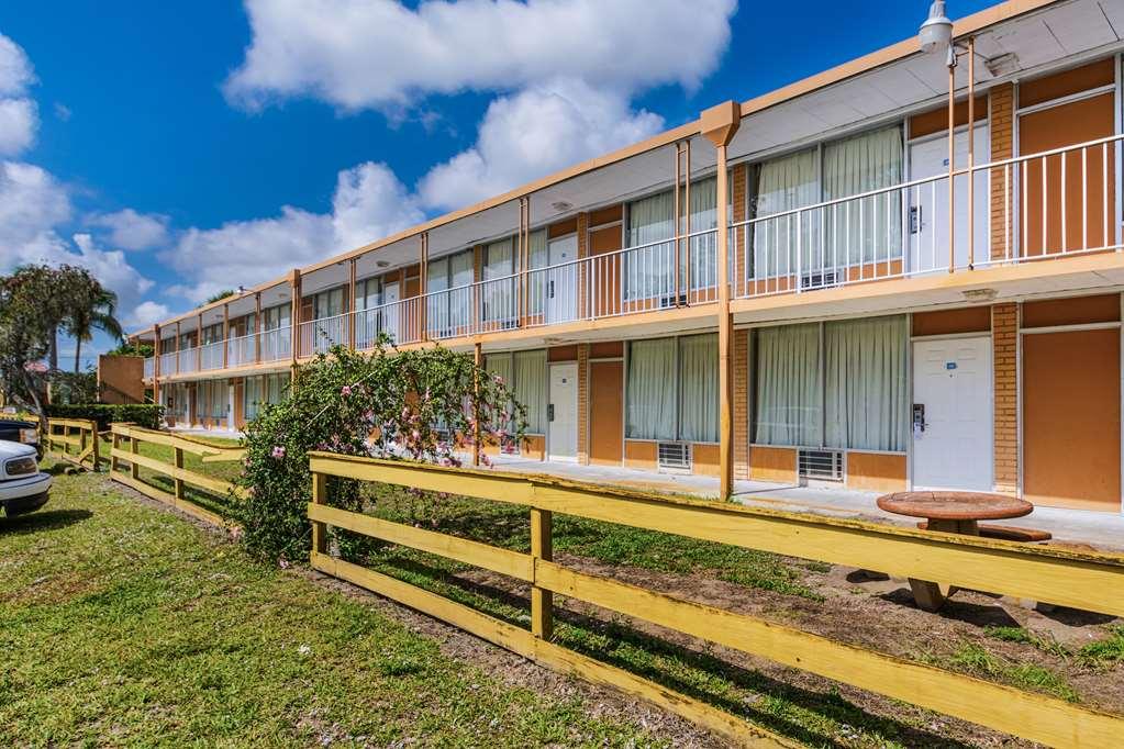 Red Roof Inn Vero Beach - I-95 Экстерьер фото