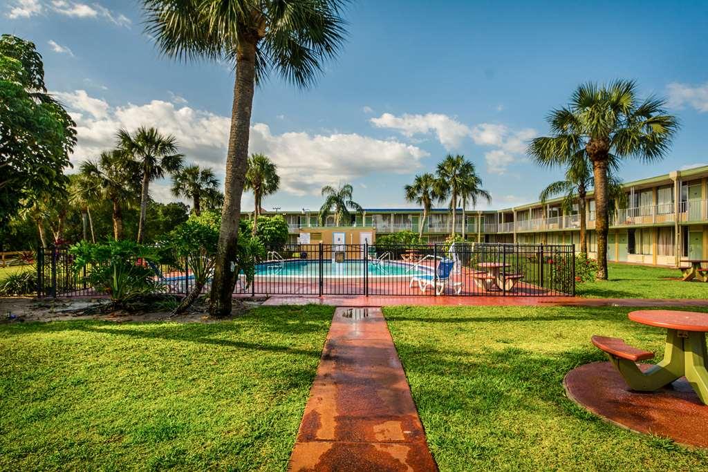 Red Roof Inn Vero Beach - I-95 Удобства фото