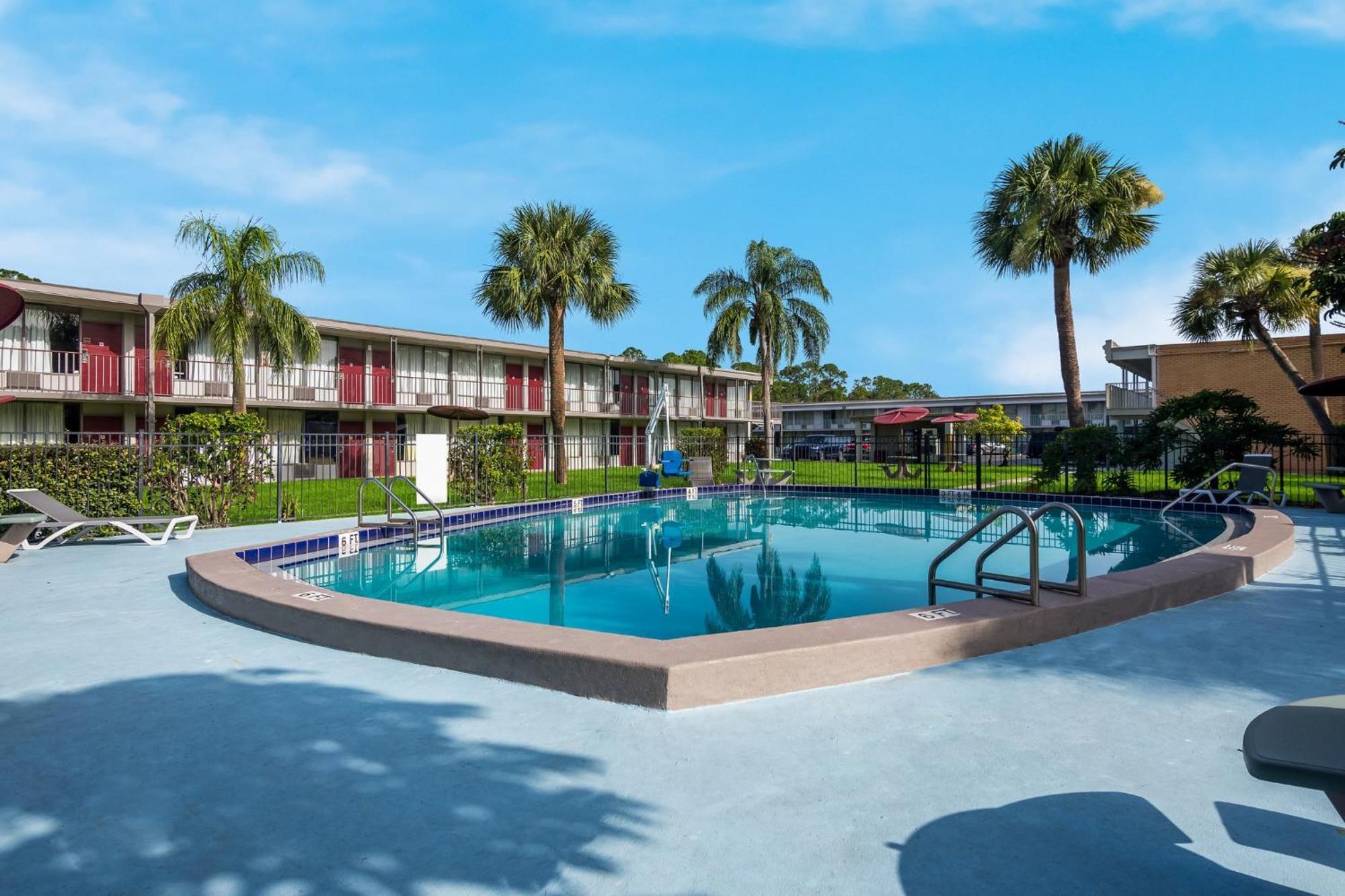 Red Roof Inn Vero Beach - I-95 Экстерьер фото