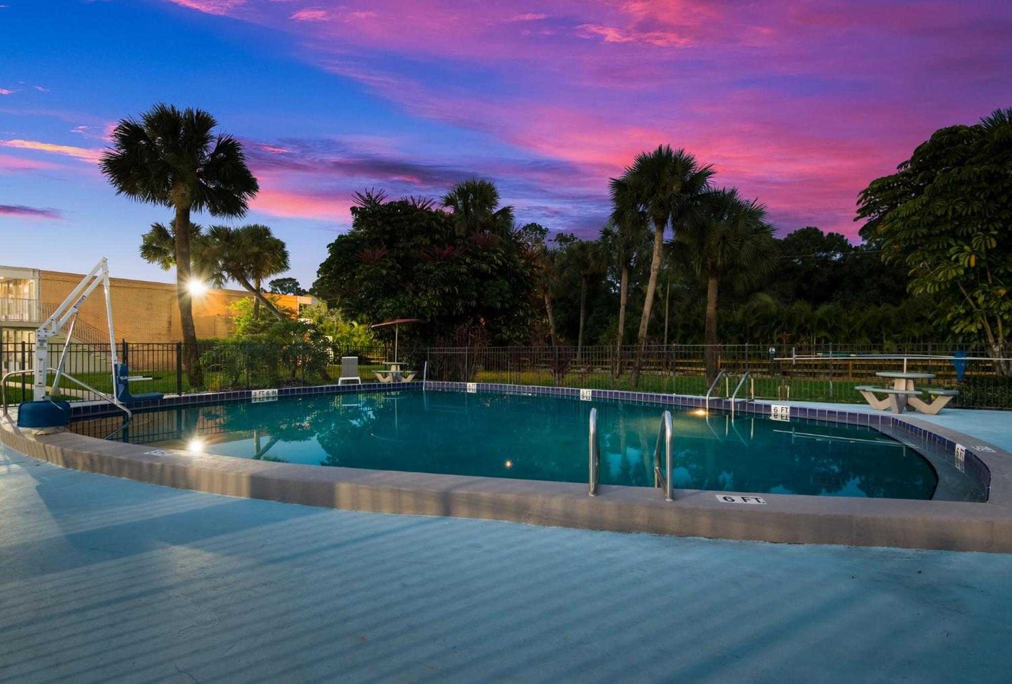 Red Roof Inn Vero Beach - I-95 Экстерьер фото