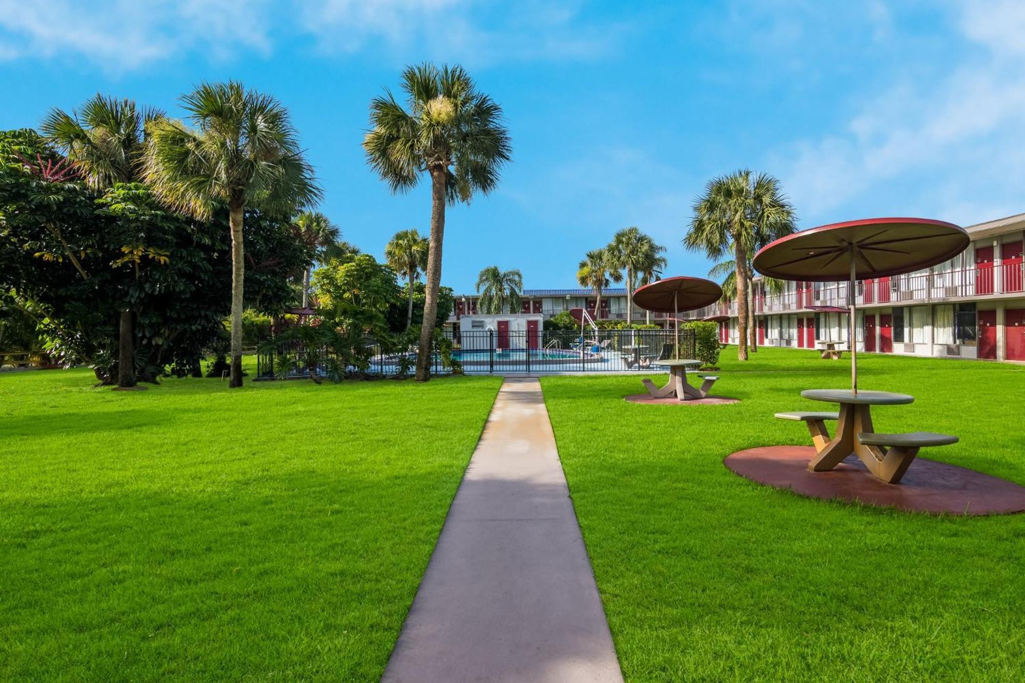 Red Roof Inn Vero Beach - I-95 Экстерьер фото