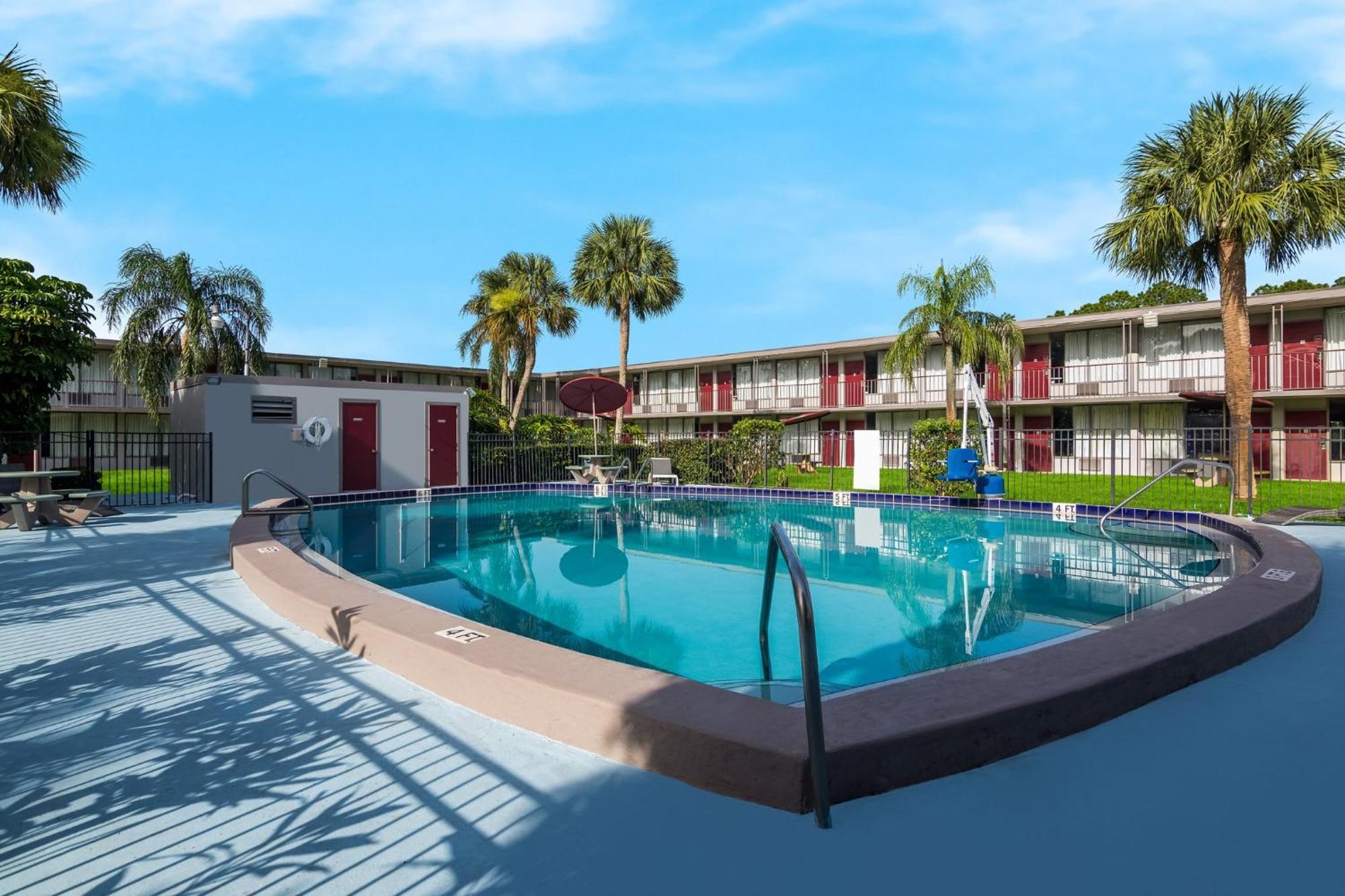 Red Roof Inn Vero Beach - I-95 Экстерьер фото